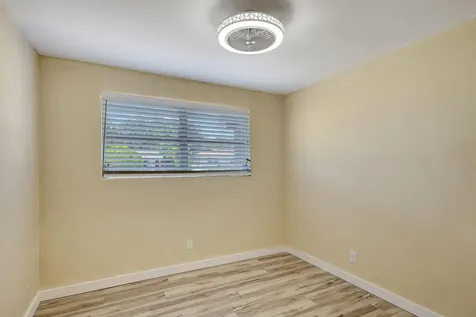 140 W 31st Court Riviera Beach FL 33404