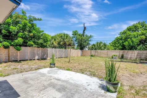 140 W 31st Court Riviera Beach FL 33404