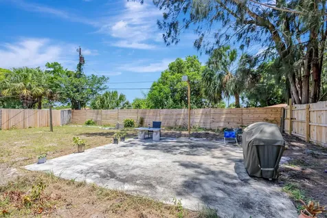 140 W 31st Court Riviera Beach FL 33404