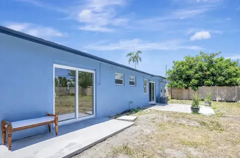 140 W 31st Court Riviera Beach FL 33404