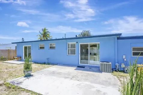 140 W 31st Court Riviera Beach FL 33404