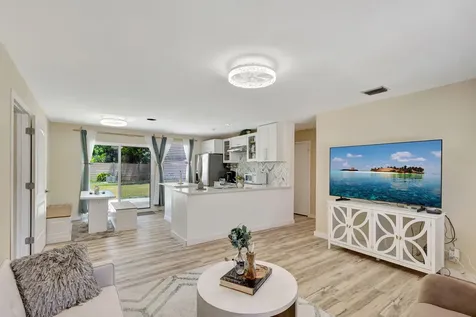 140 W 31st Court Riviera Beach FL 33404