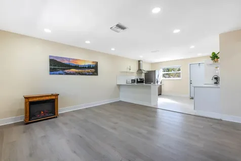 3914 Serubi Avenue Palm Springs FL 33461