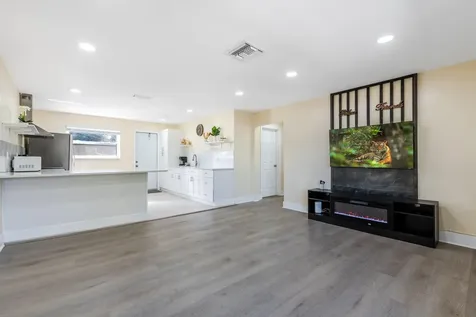 3914 Serubi Avenue Palm Springs FL 33461
