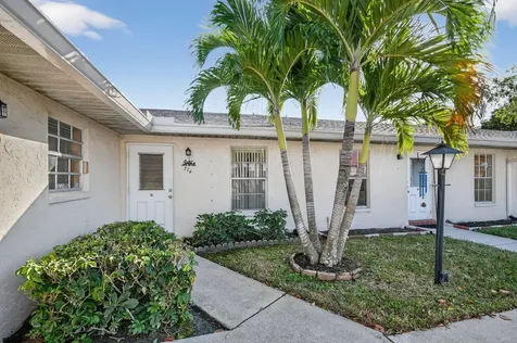 374 Bennington Lane Lake Worth FL 33467