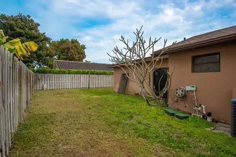 21566 Arbor Way Boca Raton FL 33433