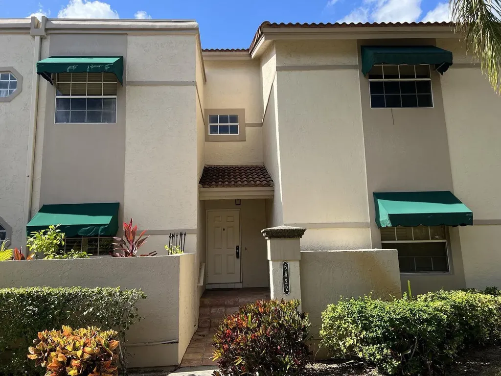 6622 Via Regina Boca Raton FL 33433