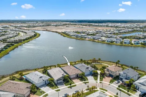 10466 Northbrook Circle West Palm Beach FL 33412