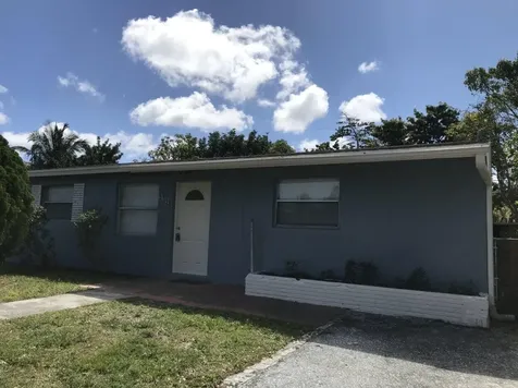 5320 Harriet Place West Palm Beach FL 33407