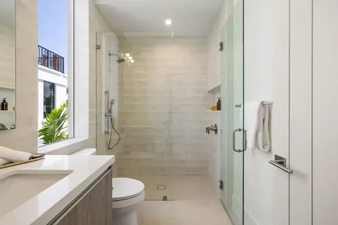 816 Palm Trail Delray Beach FL 33483