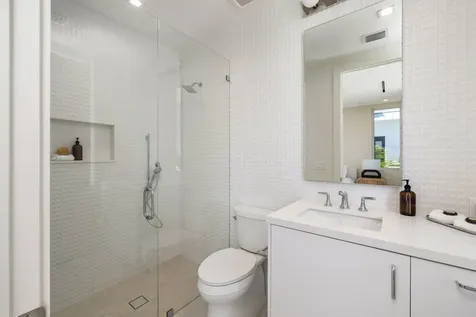 816 Palm Trail Delray Beach FL 33483