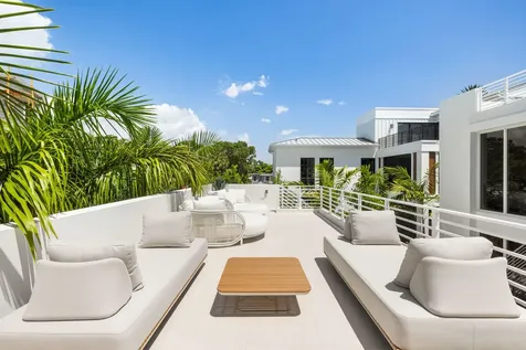 816 Palm Trail Delray Beach FL 33483