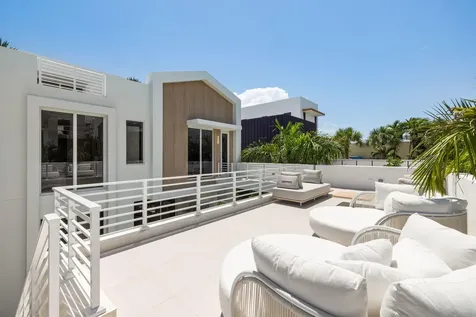 816 Palm Trail Delray Beach FL 33483