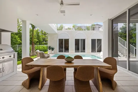 816 Palm Trail Delray Beach FL 33483