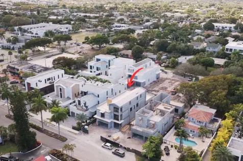 816 Palm Trail Delray Beach FL 33483
