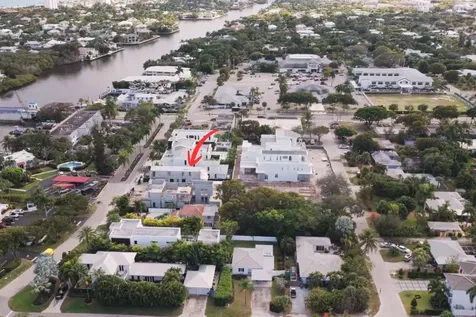 816 Palm Trail Delray Beach FL 33483