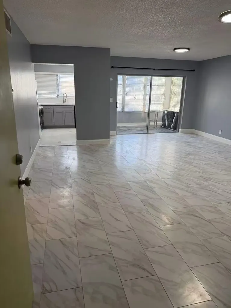 4040 Nw 19 Street Lauderhill FL 33313