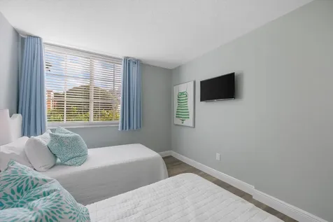 135 Yacht Club Way Hypoluxo FL 33462