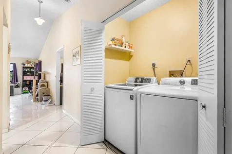 7614 Nw 99th Avenue Tamarac FL 33321
