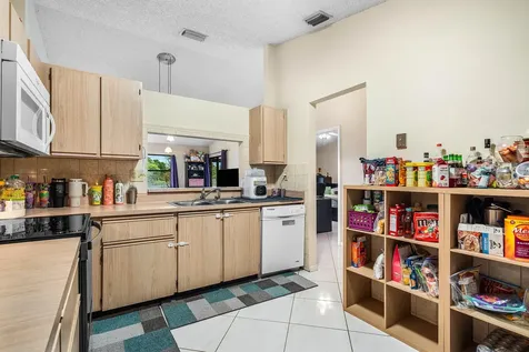 7614 Nw 99th Avenue Tamarac FL 33321