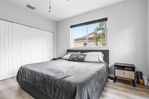 2897 S Greenleaf Circle Boynton Beach FL 33426
