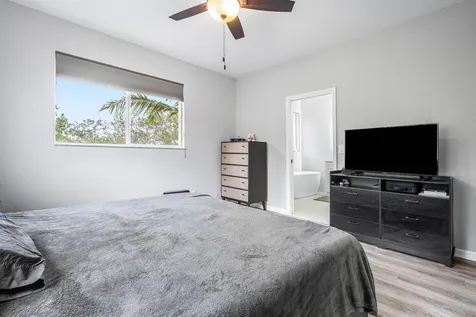 2897 S Greenleaf Circle Boynton Beach FL 33426