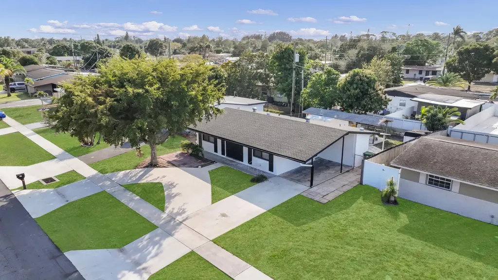 59 Andros Road Palm Springs FL 33461