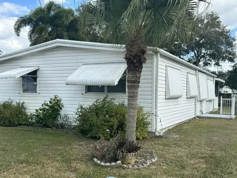 8261 E Club Road Boca Raton FL 33433
