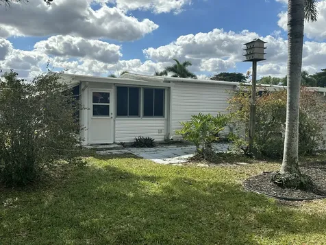 8261 E Club Road Boca Raton FL 33433