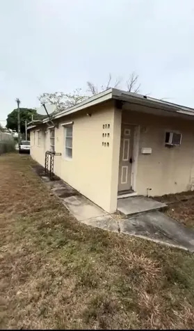 801 39th Court West Palm Beach FL 33407