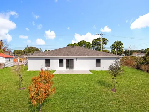 1390 Schumann Drive Sebastian FL 32958