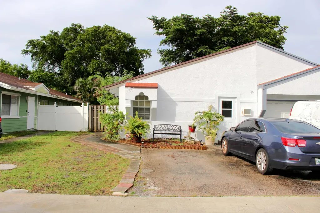 7171 SW 14th Street North Lauderdale FL 33068