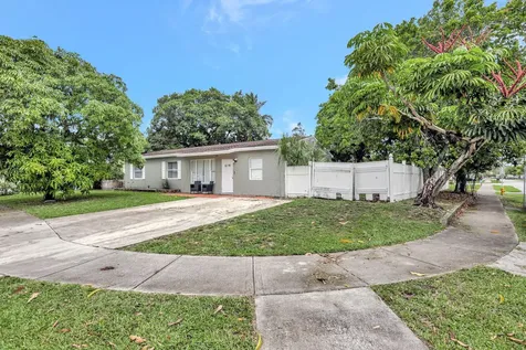 6290 Sw 18th Place North Lauderdale FL 33068