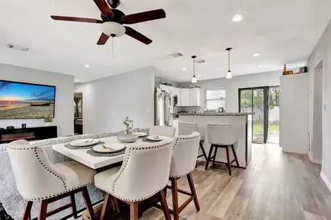 6290 Sw 18th Place North Lauderdale FL 33068