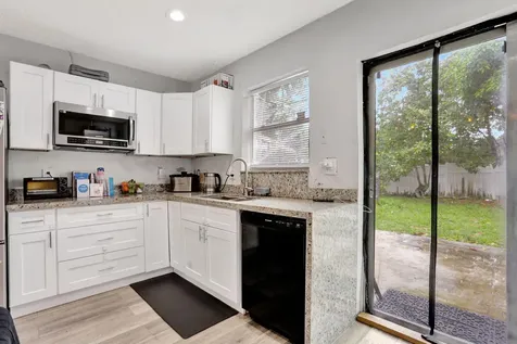 6290 Sw 18th Place North Lauderdale FL 33068