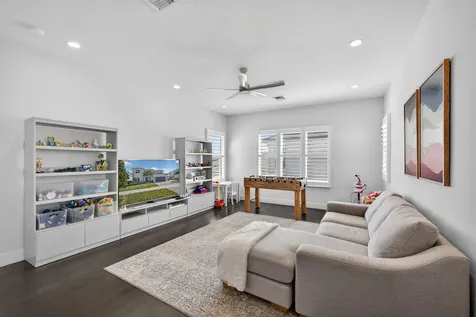 9221 Crestview Circle Palm Beach Gardens FL 33412