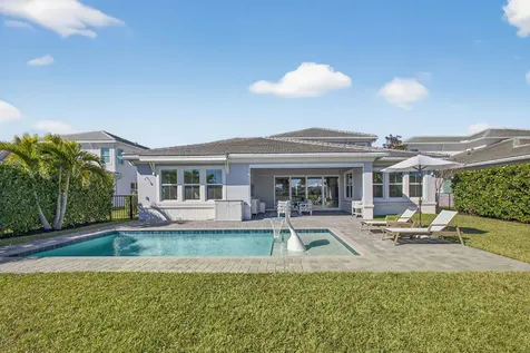 9221 Crestview Circle Palm Beach Gardens FL 33412