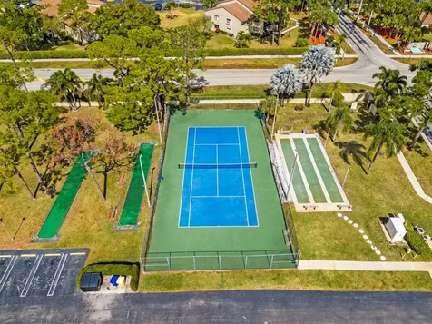 723 Sunny Pine Way Greenacres FL 33415