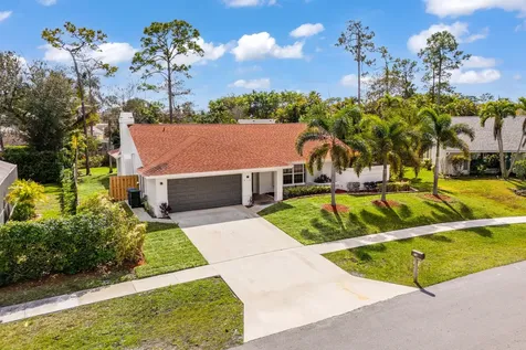 916 Meadow Avenue Wellington FL 33414