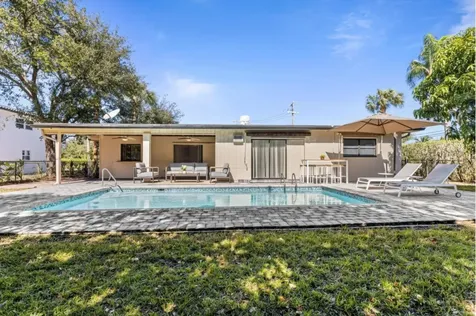 2512 Lone Pine Road Palm Beach Gardens FL 33410