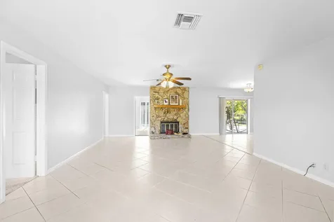 2512 Lone Pine Road Palm Beach Gardens FL 33410