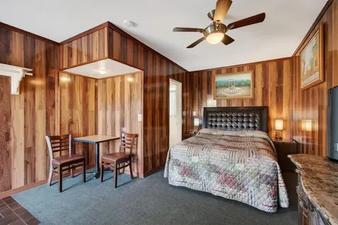 704 N Dixie Highway Lantana FL 33462