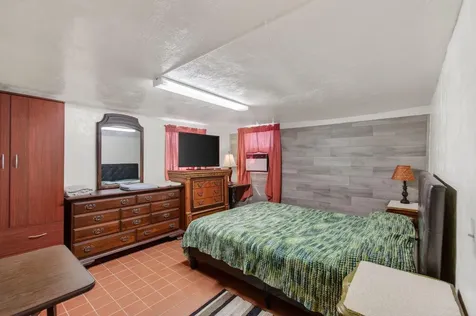704 N Dixie Highway Lantana FL 33462