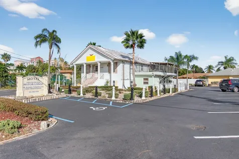 704 N Dixie Highway Lantana FL 33462