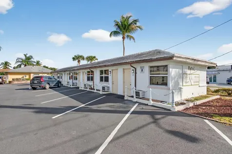 704 N Dixie Highway Lantana FL 33462