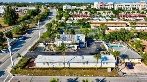704 N Dixie Highway Lantana FL 33462