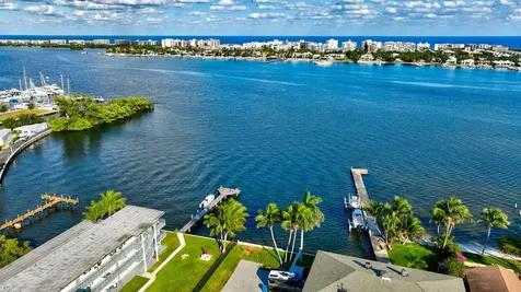 704 N Dixie Highway Lantana FL 33462