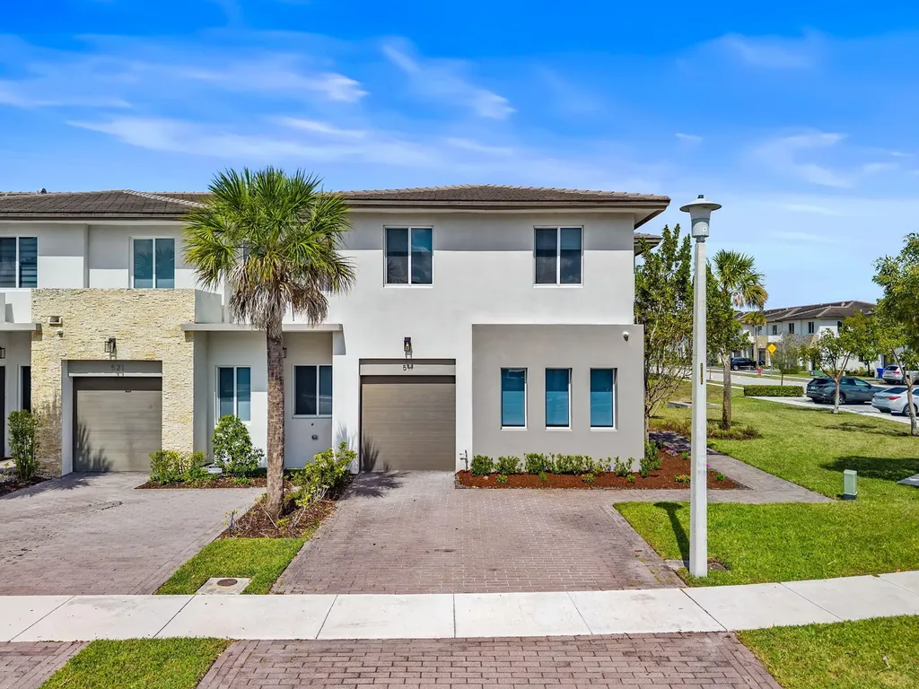511 Pioneer Way Royal Palm Beach FL 33411