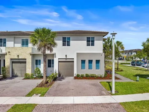 511 Pioneer Way Royal Palm Beach FL 33411