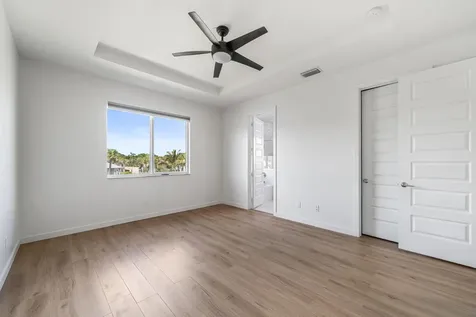 511 Pioneer Way Royal Palm Beach FL 33411
